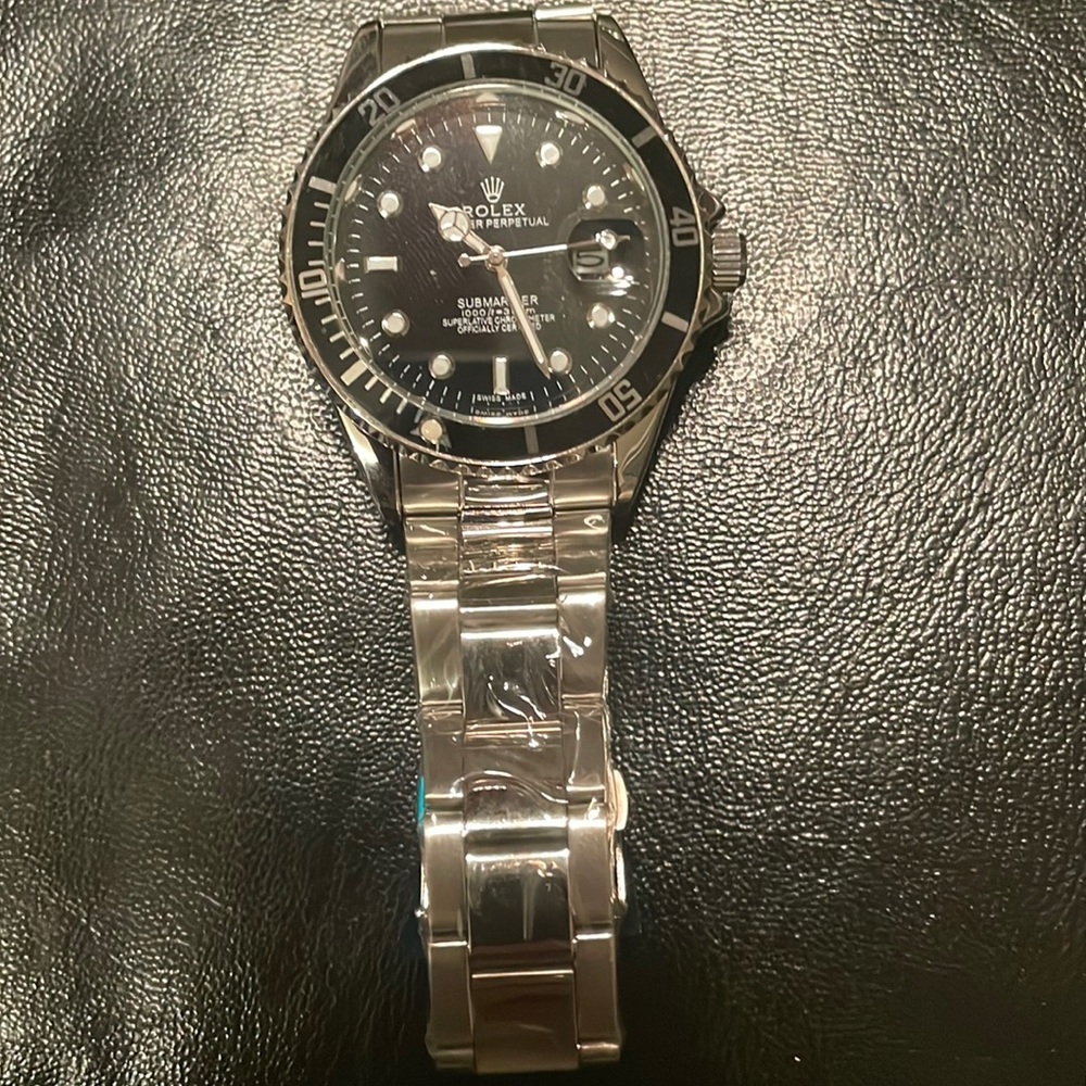 Brand new watch. Just needs battery.